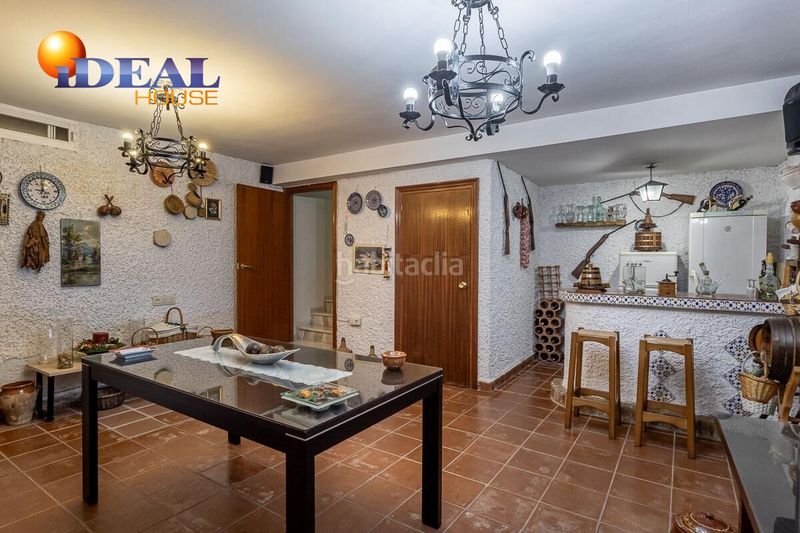 Foto 42239d5e-2ff4-440a-b3cf-05b30e94f2e1. Casa amb calefacció aparcament a Bola de Oro Granada