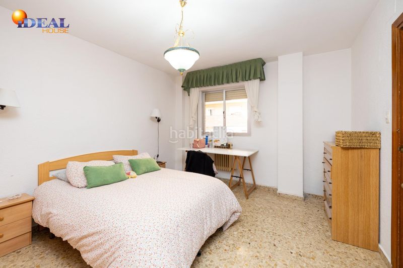 Foto 16c2f2bf-c099-4a8a-8ab8-abe98a17c6c3. Apartamento perfecto para invertir en calle pedro de alarcón! en Granada