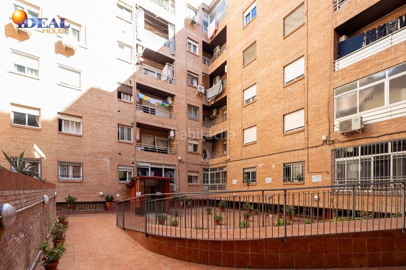 Foto 6dba9d8a-0457-4bb7-bf9c-0e4ca1e21f5b. Apartamento perfecto para invertir en calle pedro de alarcón! en Granada