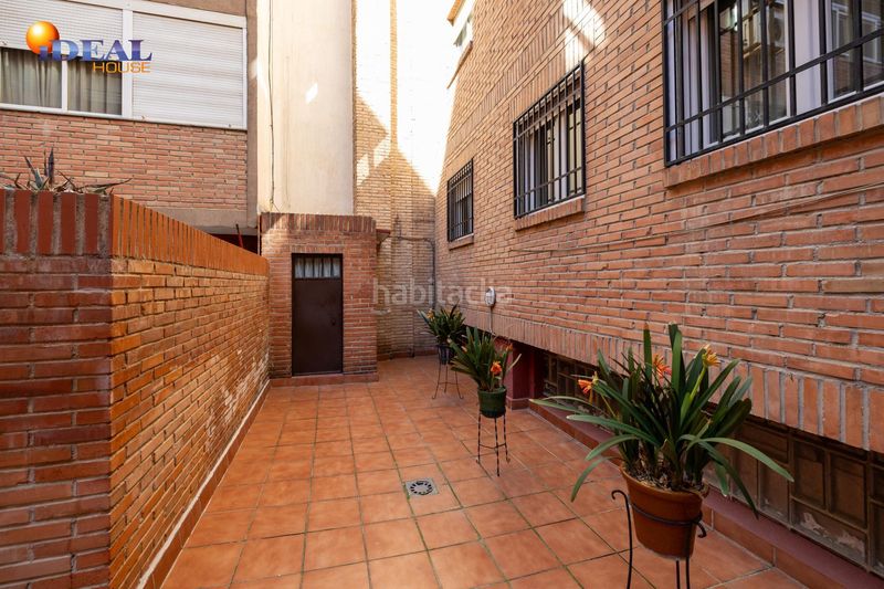 Foto 7514f795-94c3-4771-a8f5-894da59a7b95. Apartamento perfecto para invertir en calle pedro de alarcón! en Granada