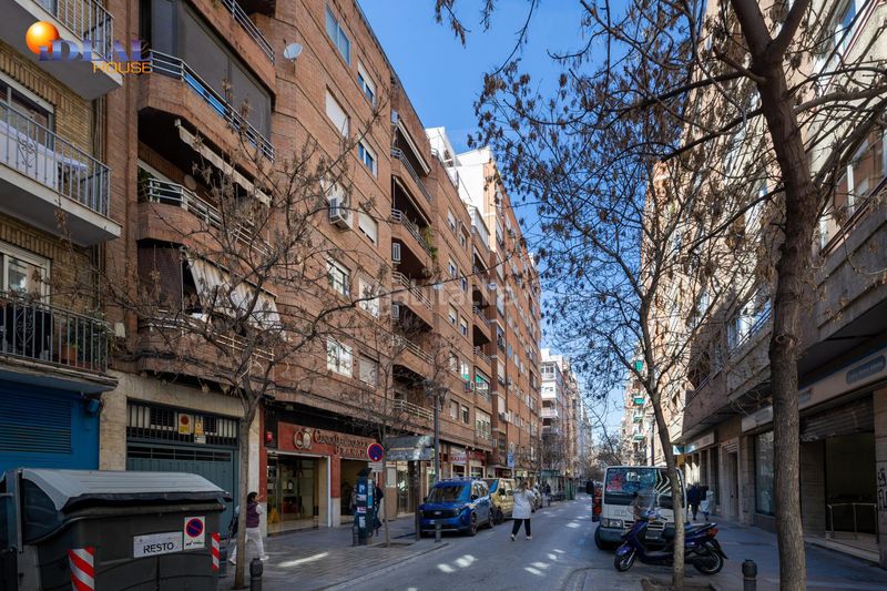 Foto e465eb82-8727-4309-9beb-cc3677613ebe. Apartamento perfecto para invertir en calle pedro de alarcón! en Granada