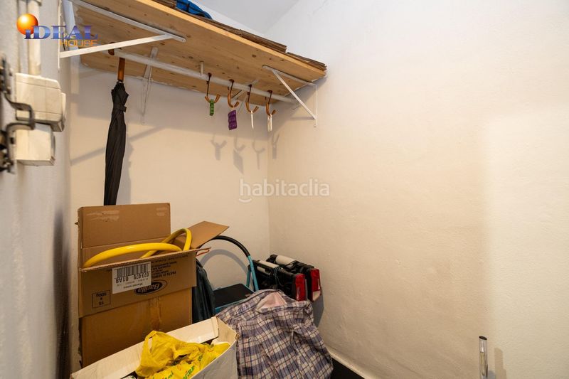 Foto 5bc2c29e-cd8d-4a5c-9171-d1ac73b9e58c. Aparcament cotxe a Peligros