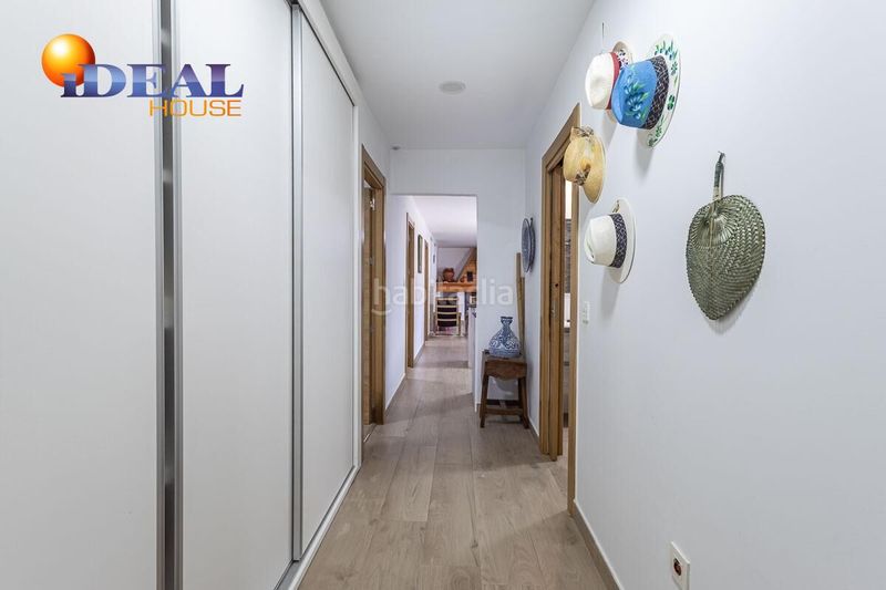 Foto b63881d5-30ed-4d87-be56-6276099560c0. Casa amb piscina a Guájares (Los)