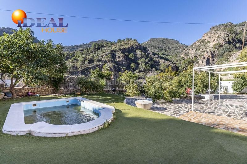 Foto fa2ab7f1-aba7-4a0d-bf2d-26d2c91498f4. Casa amb piscina a Guájares (Los)