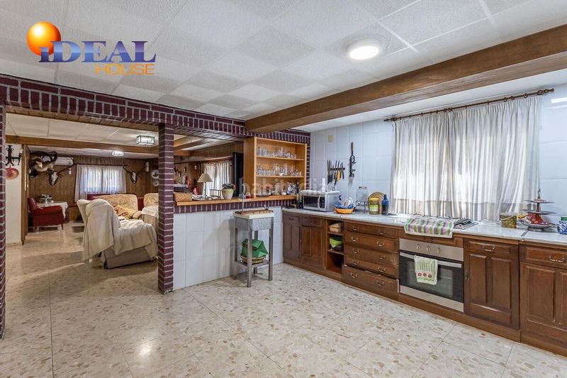 Foto 04482577-522d-4e5b-8211-383c5d33c67e. Chalet  con parcela urbanizable en Atarfe