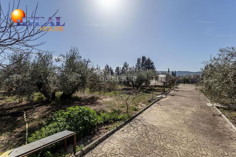 Foto 5106e142-7ef3-4017-a62b-fa8493bd6832. Chalet  con parcela urbanizable en Atarfe