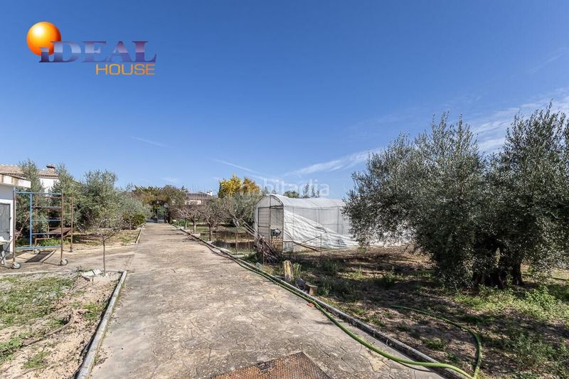 Foto 5abe1c44-7f48-466c-a233-cfadc938b7b0. Chalet  con parcela urbanizable en Atarfe