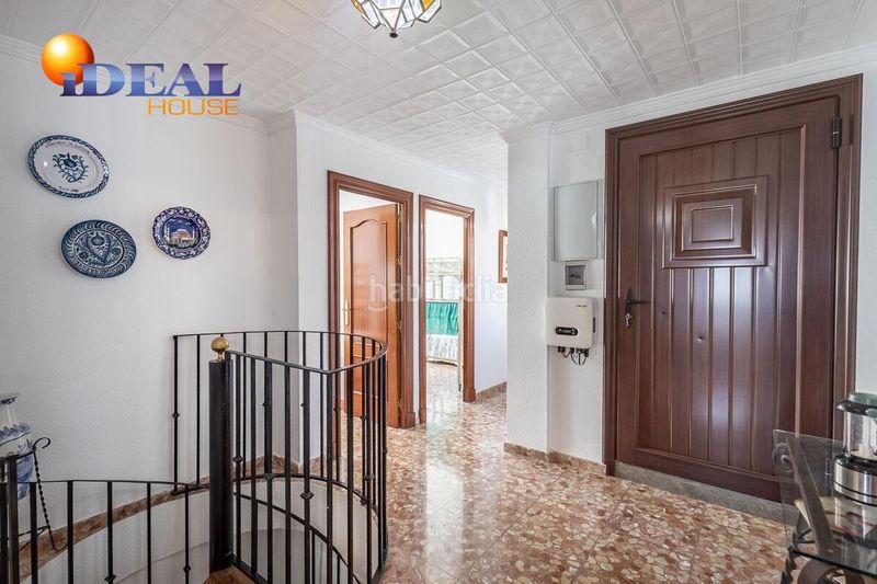 Foto 796beb42-acaf-4ecc-911f-27799e7cf794. Chalet  con parcela urbanizable en Atarfe