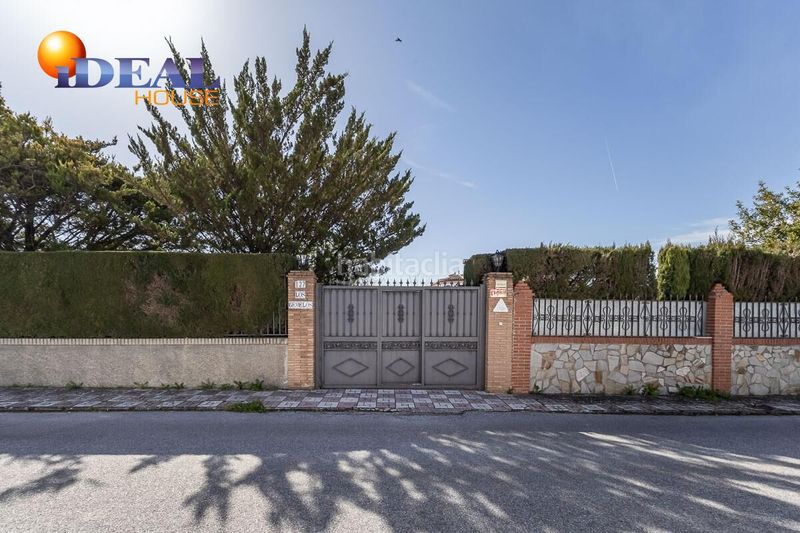 Foto a73ceb0a-eeff-4cdc-9a5d-44287f58d085. Chalet  con parcela urbanizable en Atarfe