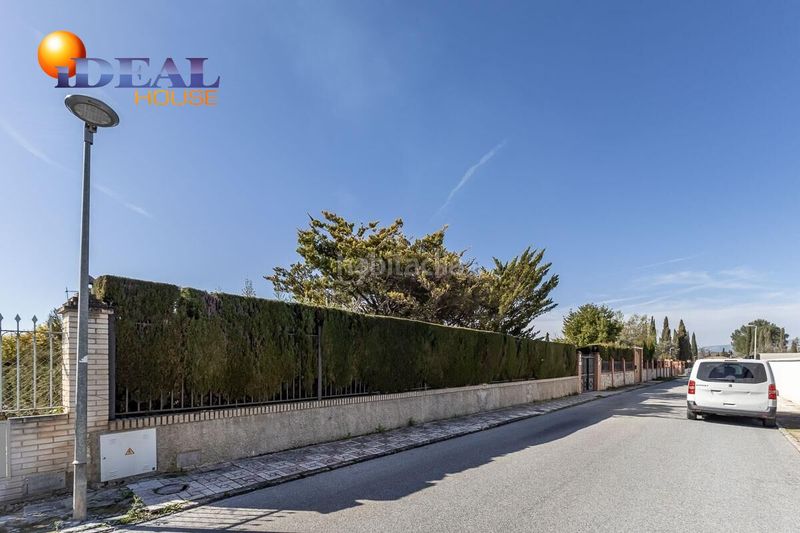 Foto af8a358b-dda1-4796-99f7-f1cb574e7758. Chalet  con parcela urbanizable en Atarfe