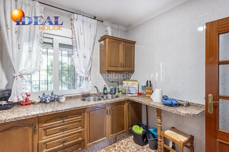 Foto c2873a74-c82f-4ea2-b3a3-7a41e1504d62. Chalet  con parcela urbanizable en Atarfe