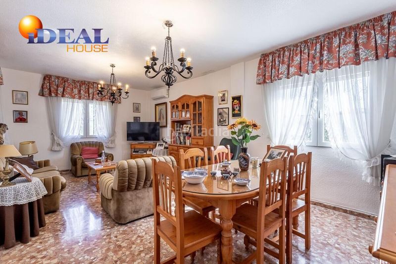 Foto c81c55d8-258e-443a-ba2a-f548ca658e9f. Chalet  con parcela urbanizable en Atarfe