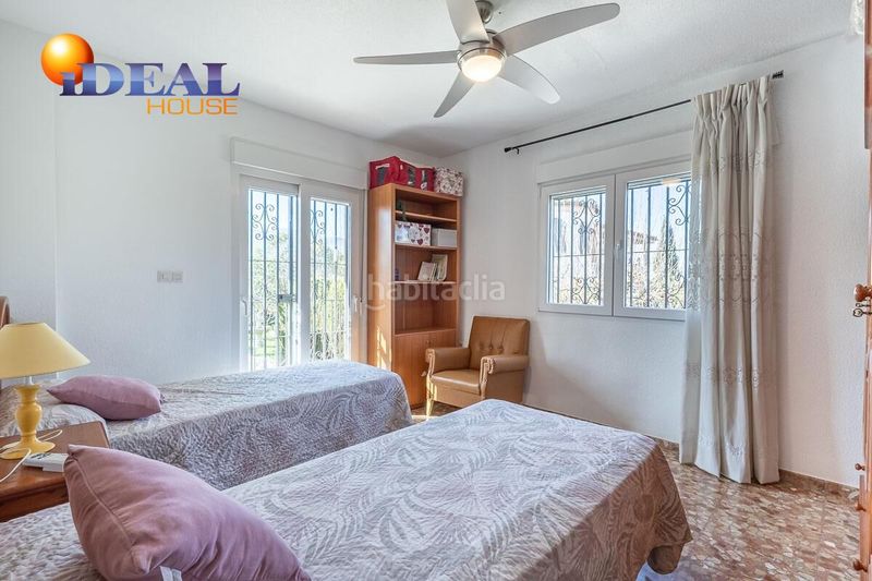 Foto d32a978e-b6af-4ce7-bd4c-4fb8097577f8. Chalet  con parcela urbanizable en Atarfe