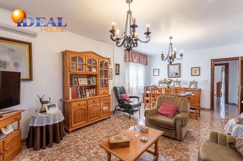 Foto f3b185b7-f5d3-49e1-bb08-5b86ffb7bb99. Chalet  con parcela urbanizable en Atarfe