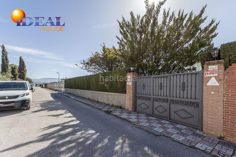 Foto f9d85268-9e24-4572-89d9-f4ba6ce26965. Chalet  con parcela urbanizable en Atarfe