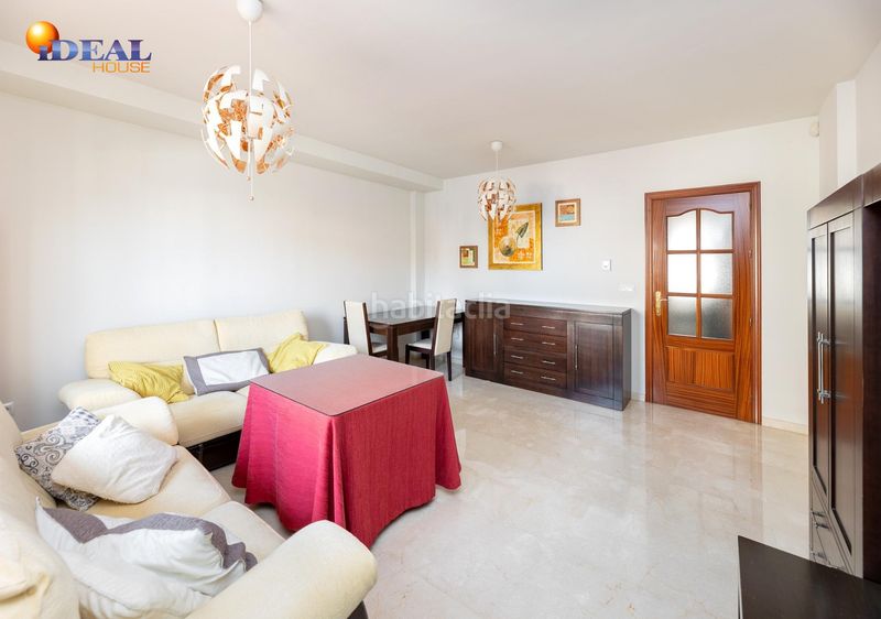 Foto c3e415e1-2685-4b9c-bd86-00228bdf0c9a. Casa amb aparcament a Ogíjares