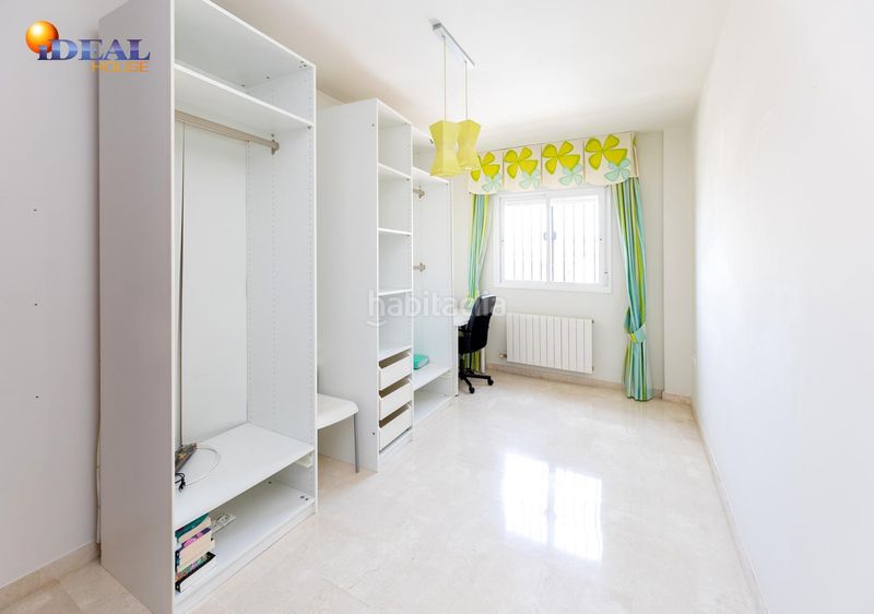 Foto d32bac74-6e3d-40c8-abbf-dea9728711ce. Casa amb aparcament a Ogíjares
