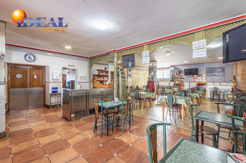 Foto 06b7cf96-7a32-4657-9be3-cc0a6e7ff35d. Local comercial oportunidad de inversión restaurante en funcionamiento vivienda de 9 dormitorios. polígono mercagranada. en Atarfe