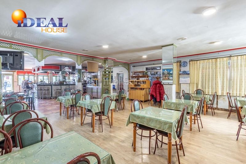 Foto 13c0002b-51a5-4209-83a2-f7ffbf1e6661. Local comercial oportunidad de inversión restaurante en funcionamiento vivienda de 9 dormitorios. polígono mercagranada. en Atarfe