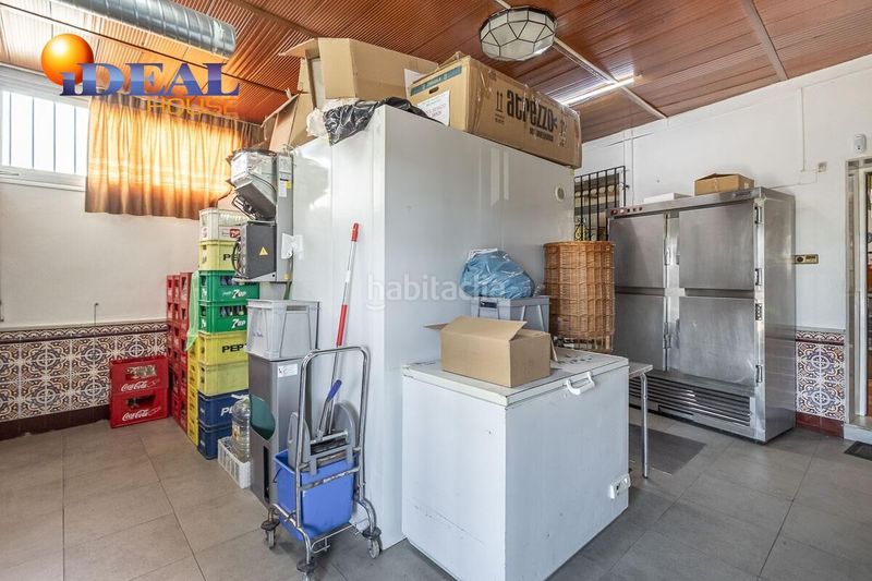 Foto 6231d007-e9bc-4291-8947-899d58b74c36. Local comercial oportunidad de inversión restaurante en funcionamiento vivienda de 9 dormitorios. polígono mercagranada. en Atarfe