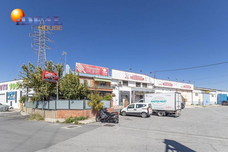 Foto 7991c36f-dbf0-47ae-9d31-9ba0f9df7c9d. Local comercial oportunidad de inversión restaurante en funcionamiento vivienda de 9 dormitorios. polígono mercagranada. en Atarfe