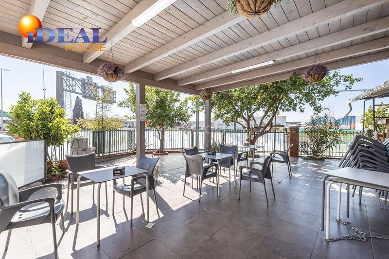 Foto dcf5f9ab-17fa-4754-8b75-c3e878ed6438. Local comercial oportunidad de inversión restaurante en funcionamiento vivienda de 9 dormitorios. polígono mercagranada. en Atarfe