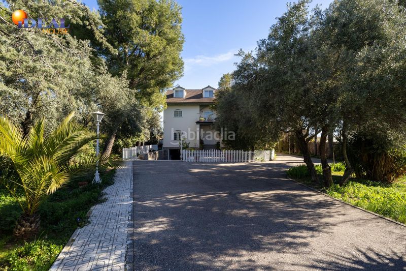 Foto 0d6e2297-373a-4570-ac87-2d9bfaa3691c. Xalet amb piscina a Atarfe