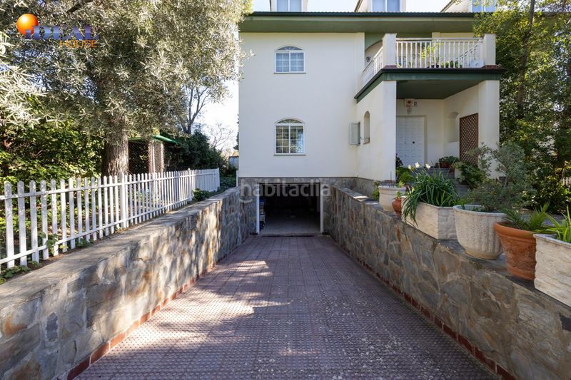 Foto 0f95e162-2e56-4132-b0ed-5312f853c66d. Xalet amb piscina a Atarfe