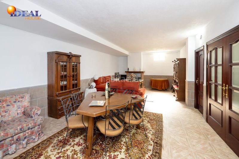 Foto 3ebe2527-98e3-4416-b324-16db58efd054. Xalet amb piscina a Atarfe