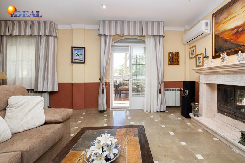 Foto 66ceb85d-c90f-4987-842e-d337ef2e2cfd. Xalet amb piscina a Atarfe