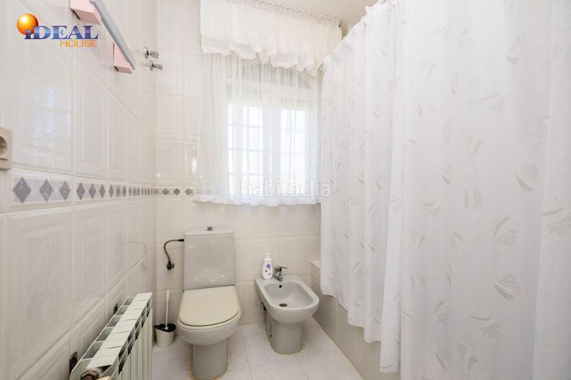 Foto 6d3b7cfc-4a7e-42de-84a0-9e754a8c8e41. Xalet amb piscina a Atarfe