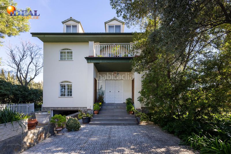 Foto 78bf28c7-33e5-4332-977d-480acba88d49. Xalet amb piscina a Atarfe