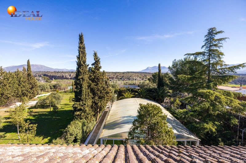 Foto aad3f068-6ba0-44a1-8b44-9a7e0c57c45c. Xalet amb piscina a Atarfe