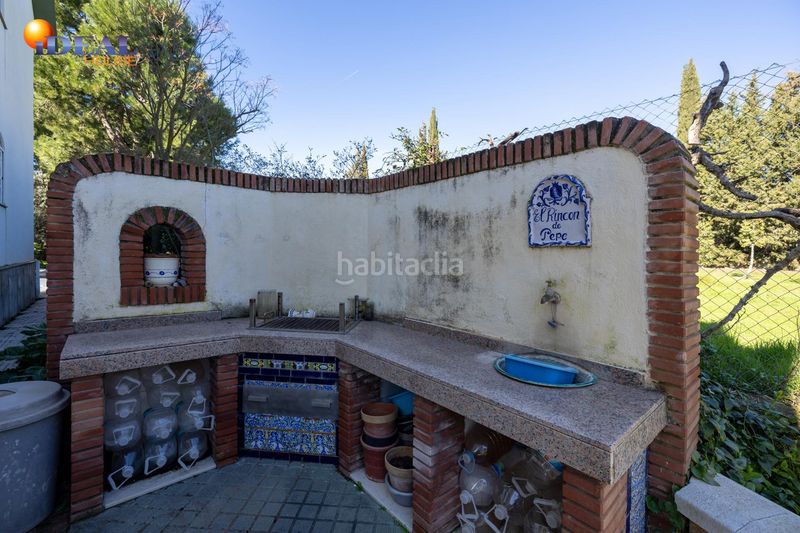 Foto b2bf408e-f64d-4302-9dd2-1aa2ea17e076. Xalet amb piscina a Atarfe