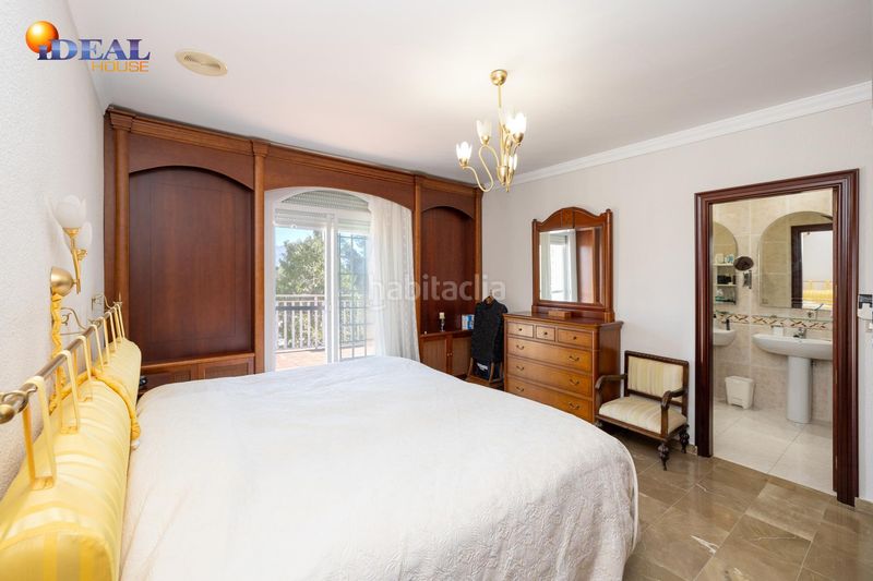 Foto bc85db48-09c8-46f7-9a08-e179624b77eb. Xalet amb piscina a Atarfe