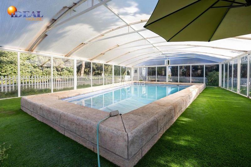 Foto c7cf8498-bf39-4221-9965-c544bc138076. Xalet amb piscina a Atarfe