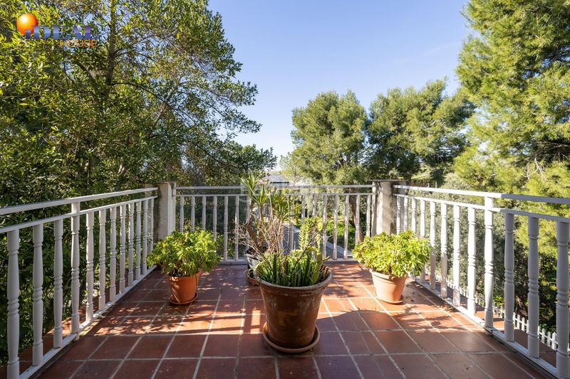 Foto e924c5c9-2011-4302-af2b-b95cd3334570. Xalet amb piscina a Atarfe