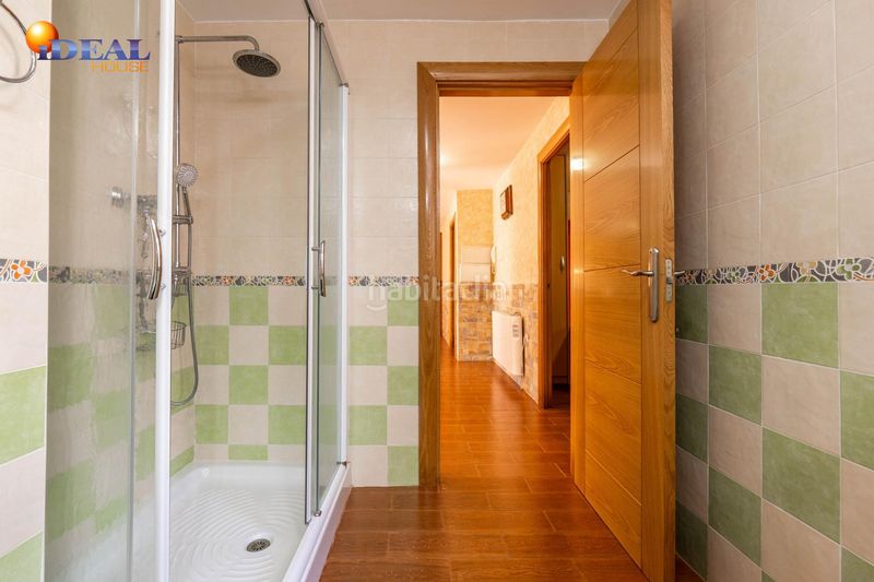 Foto b0369d58-72a3-432d-8012-208039fe271d. Casa amb aparcament a Peligros