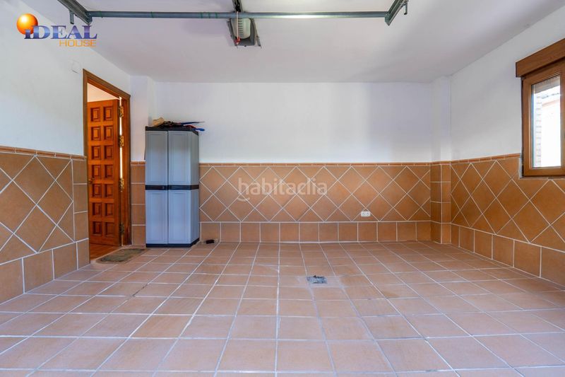 Foto c8a66e6e-f13e-44e4-9c27-9d804295dbd6. Casa amb aparcament a Peligros