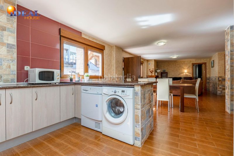 Foto dc46d14a-35af-4619-a18a-863212118677. Casa amb aparcament a Peligros
