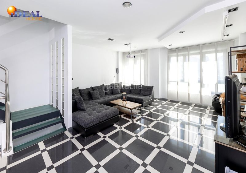 Foto 20f8cef5-e9e5-4209-b9fb-983efdce6809. Casa venta de casa con calidades de lujo granada en Armilla