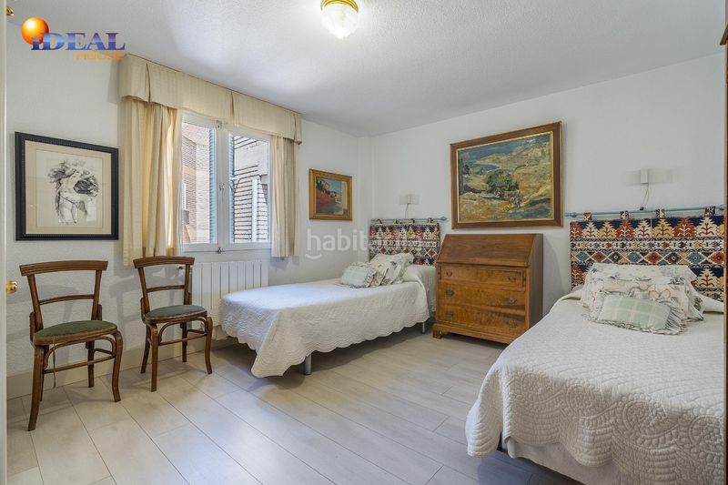 Foto 27704316-c356-4915-9c05-8c0165db4d3f. Àtic a Pajaritos Granada