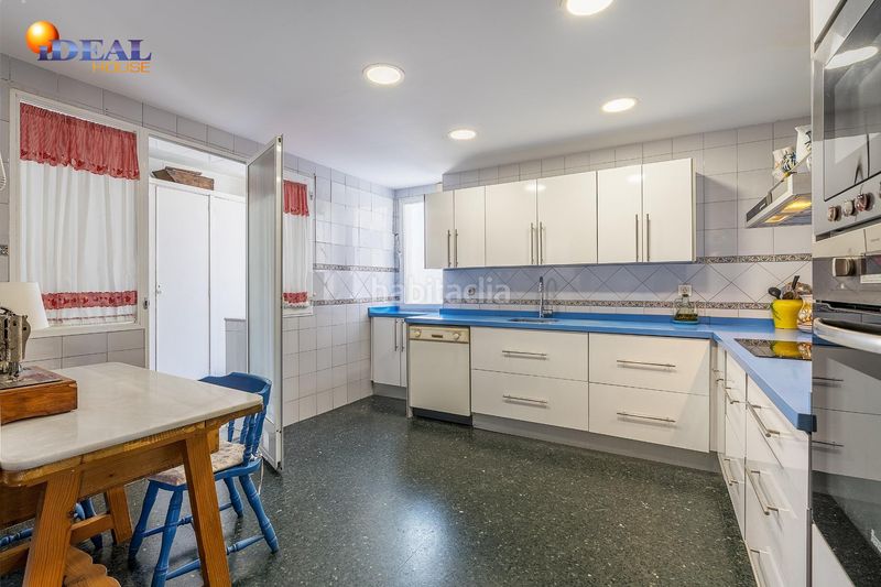 Foto 8da36b55-e236-457c-83d9-515d073ffb7b. Àtic a Pajaritos Granada