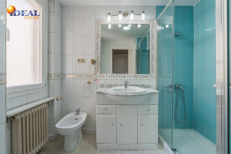 Foto b0890519-6d37-4a84-bc53-36d0ce17618c. Àtic a Pajaritos Granada