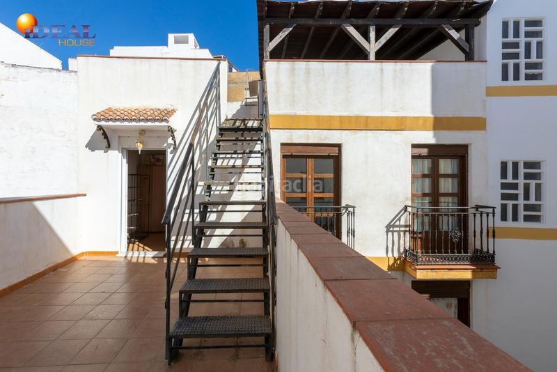 Foto c13ec9bd-1443-49dc-81a3-b39b8011cca4. Casa a calle santa isabel 22 a Almuñecar centro Almuñécar