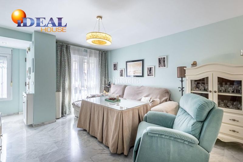 Foto 10e0ab09-ba94-4b07-ab22-48e794b67c2e. Casa aparellada amb aparcament a Atarfe