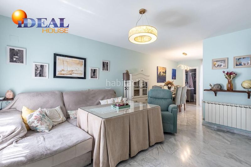 Foto 3fc02750-10cd-4675-8aad-1a76245a32e2. Casa aparellada amb aparcament a Atarfe