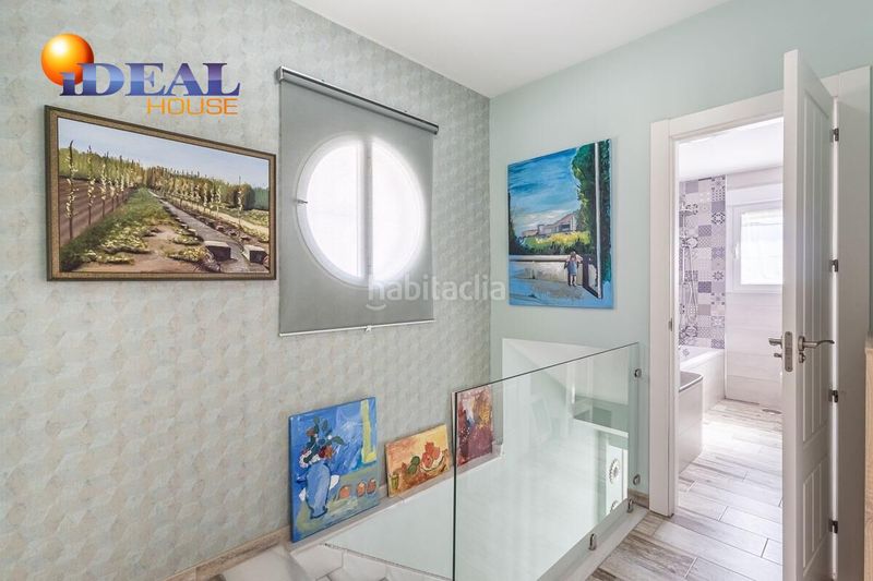 Foto c9a2093b-48fa-4992-ae8f-ec3e676fd7d7. Casa aparellada amb aparcament a Atarfe