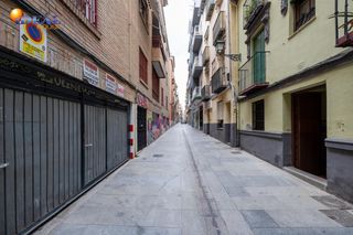 Autoparkplatz  Calle cruz 42. Se venden dos plazas de garaje para coche pequeño junto plaza gr