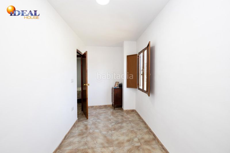 Foto cba0adc9-88bf-43b5-a506-97fdeb7c3cf2. Masia amb aparcament a Poniente Armilla